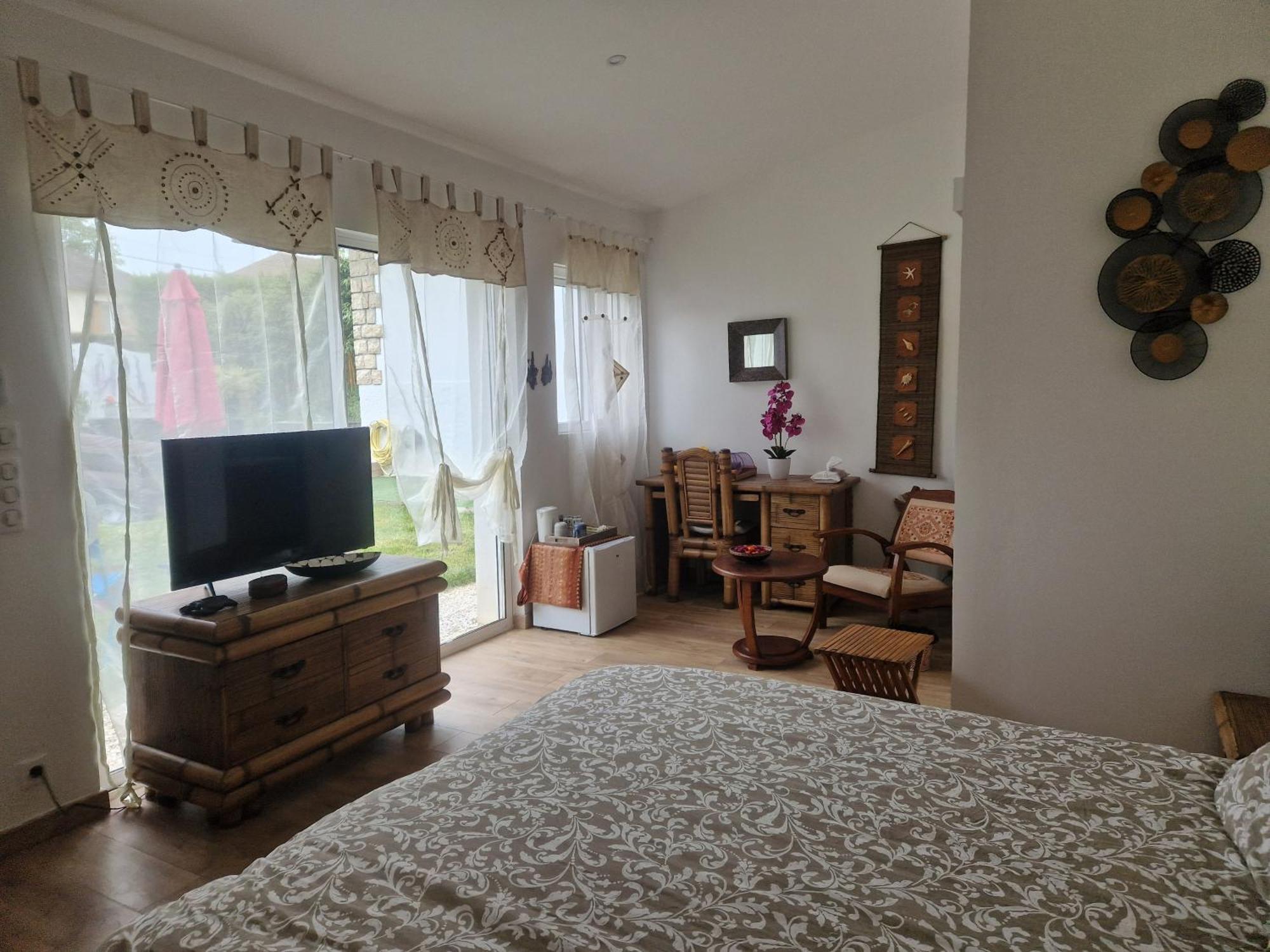 La Serenite Balinaise, Chambre Et Sdb Privee, Jardin , Piscine Et Jacuzzi En Saison, Pres De Chantilly, Parc Asterix Et Cdg Et Paris En 20' 奥利拉维勒 外观 照片